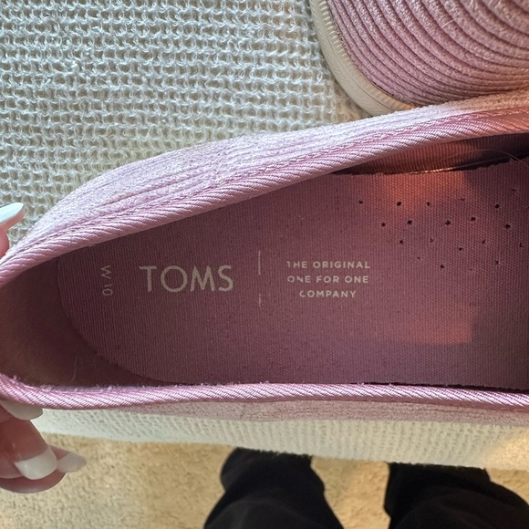 Toms Pink Flats with Elastic Panels and Textured Fabric - Picture 4 of 5
